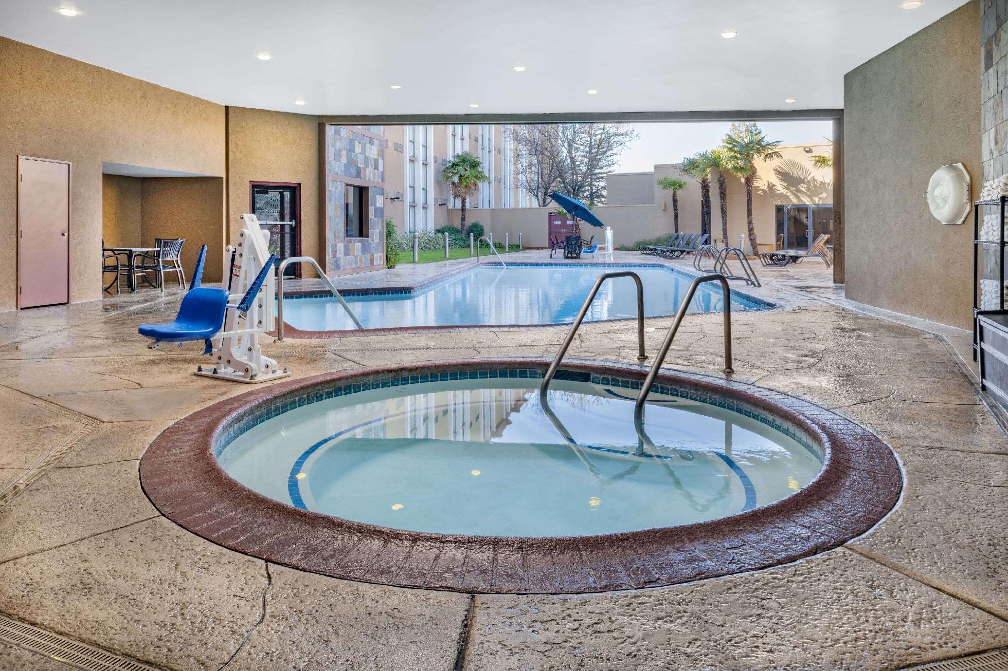 Wyndham Sacramento 3*