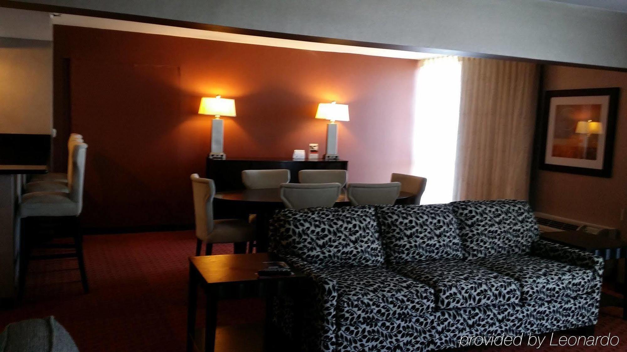 Wyndham Sacramento Hotel 3*