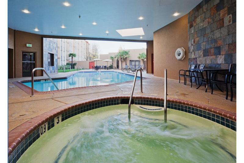 Wyndham Sacramento Hotel 3*